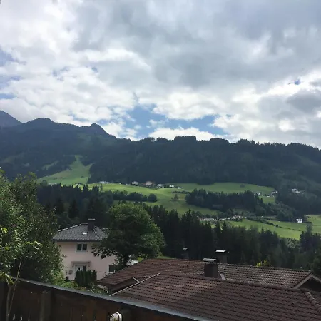 Helga アパート *